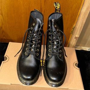 dr martens zavala black leather lace up combat boots size 9